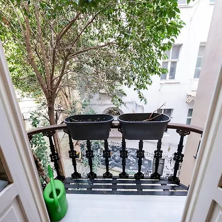 Lal Balkon 公寓 *