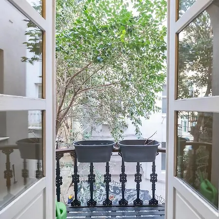 Lal Balkon